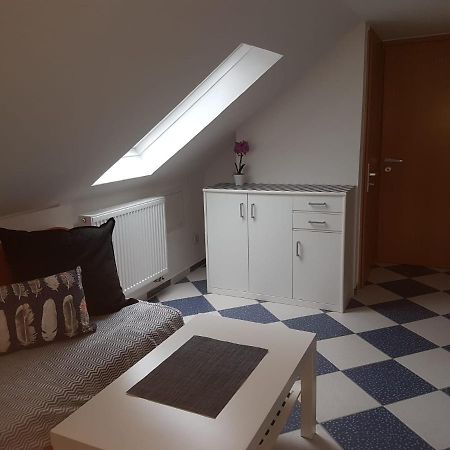 Ruhige Gemuetliche Ferienwohnung In Karlsruhe Daxlanden Fuer Monteure, Pendler, Geschaefsreisen, Wochenendreisen 외부 사진