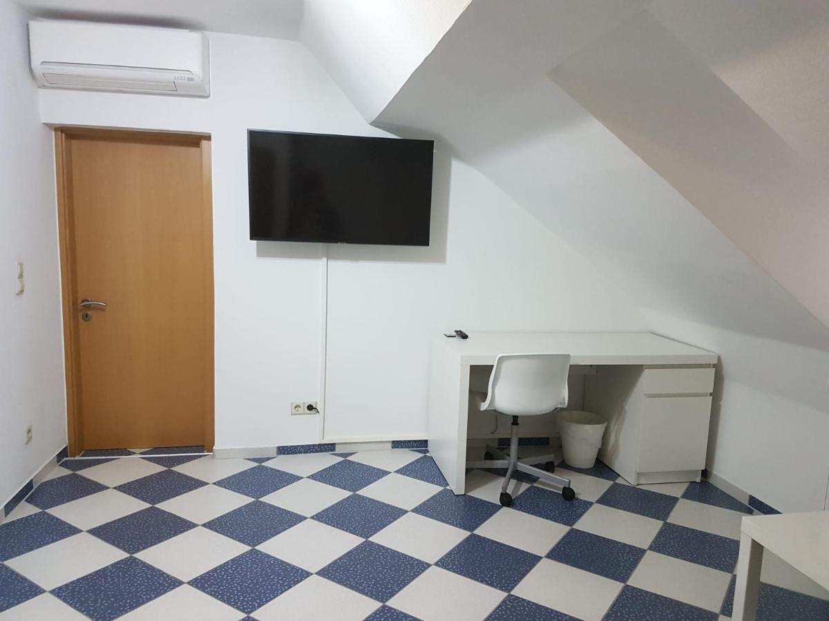 Ruhige Gemuetliche Ferienwohnung In Karlsruhe Daxlanden Fuer Monteure, Pendler, Geschaefsreisen, Wochenendreisen 외부 사진