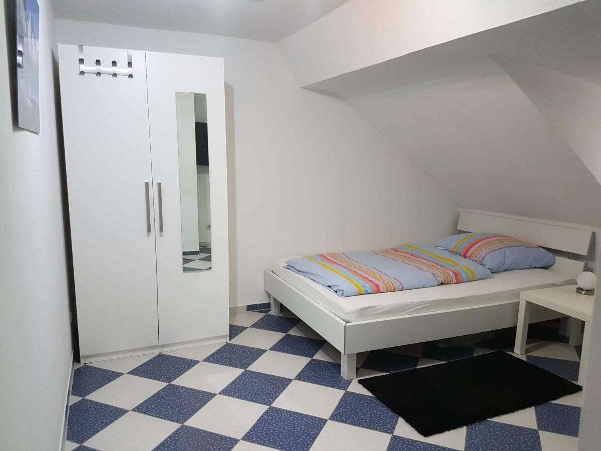 Ruhige Gemuetliche Ferienwohnung In Karlsruhe Daxlanden Fuer Monteure, Pendler, Geschaefsreisen, Wochenendreisen 외부 사진