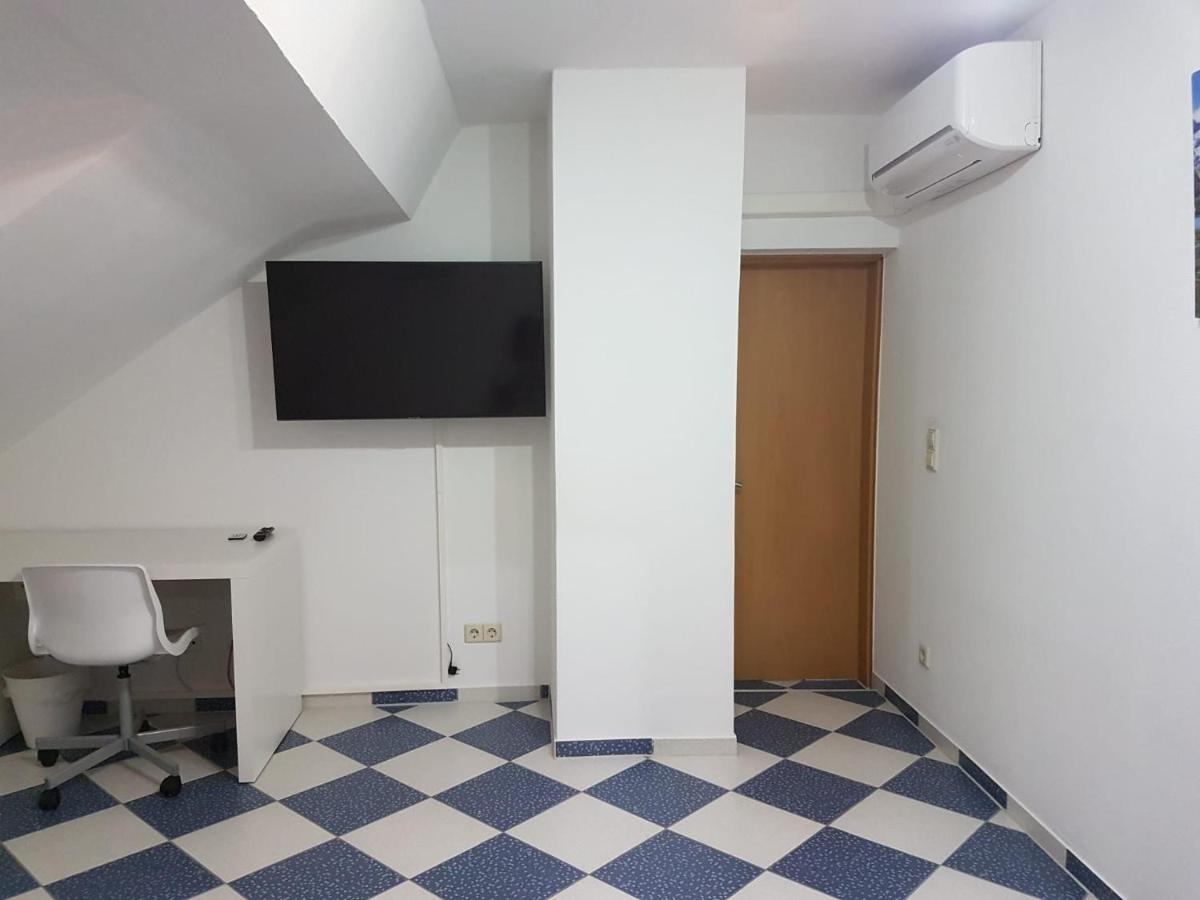 Ruhige Gemuetliche Ferienwohnung In Karlsruhe Daxlanden Fuer Monteure, Pendler, Geschaefsreisen, Wochenendreisen 외부 사진