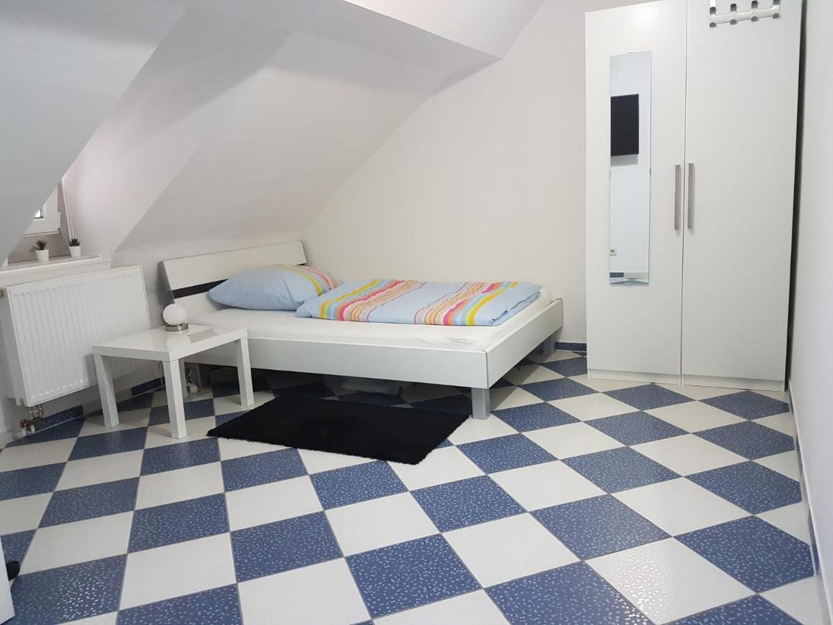 Ruhige Gemuetliche Ferienwohnung In Karlsruhe Daxlanden Fuer Monteure, Pendler, Geschaefsreisen, Wochenendreisen 외부 사진