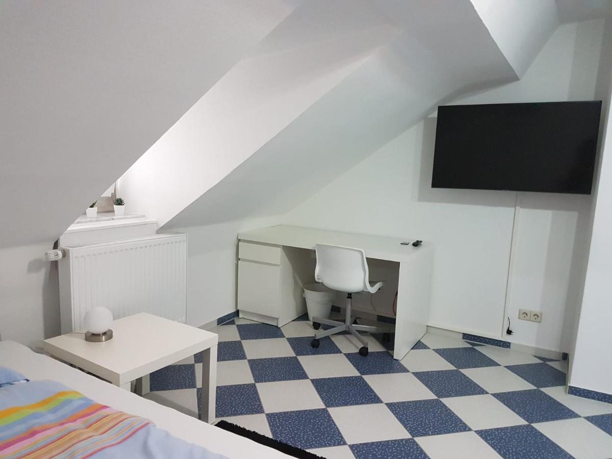 Ruhige Gemuetliche Ferienwohnung In Karlsruhe Daxlanden Fuer Monteure, Pendler, Geschaefsreisen, Wochenendreisen 외부 사진